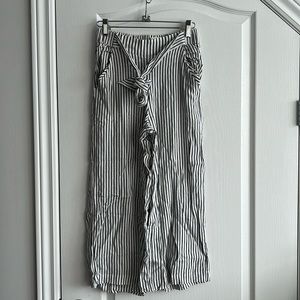 Wilfred lightweight summer wide leg pant. Inseam 22inches